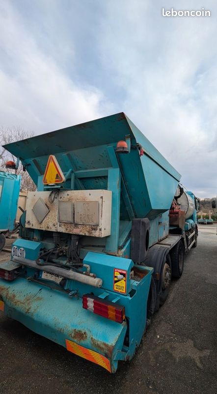 Répandeuse Rincheval Mercedes 2536 6×4 - Point à temps automatique