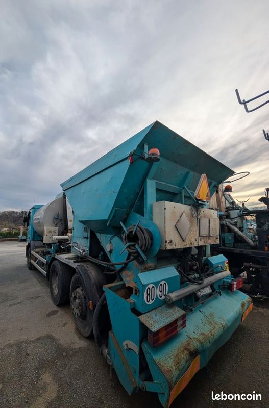 Répandeuse Rincheval Mercedes 2536 6×4 - Point à temps automatique