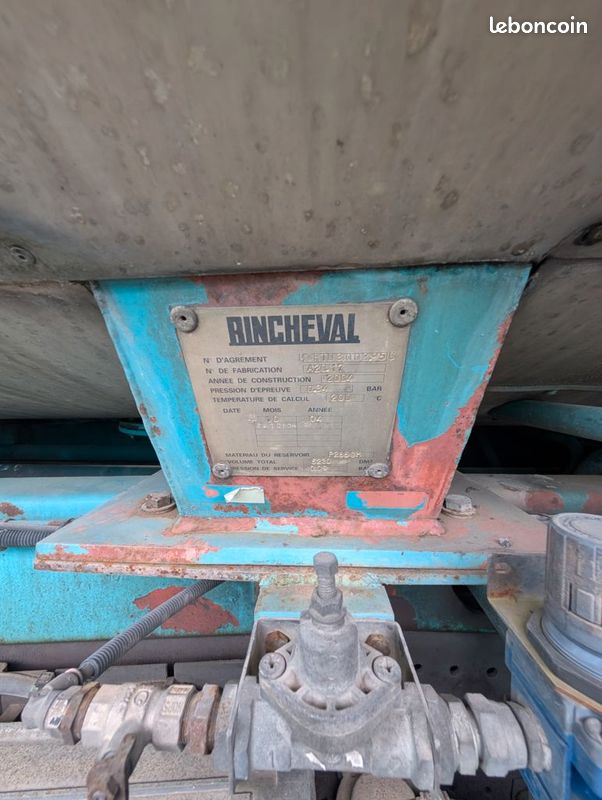 Répandeuse Rincheval Mercedes 2536 6×4 - Point à temps automatique